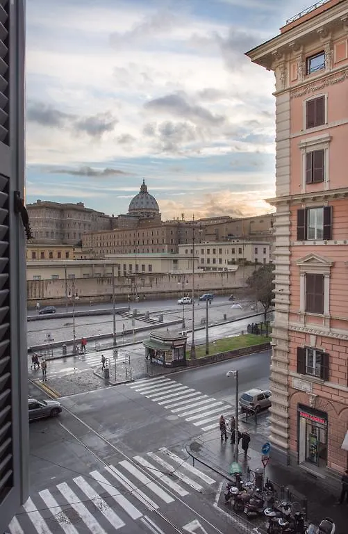 La Cupola del Vaticano Roma 2*,