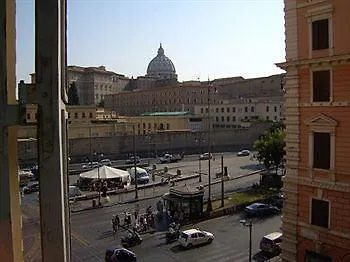 ** Pensión La Cupola del Vaticano Roma Italia
